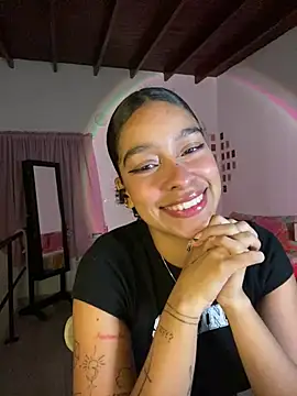 Snapshot of Arteatenea__ chatting on 02.14.25 Arteatenea online show from 02.14.25