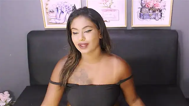 Snapshot of Littleindianmilf chatting on 01.09.25 Littleindianmilf online show from 01.09.25