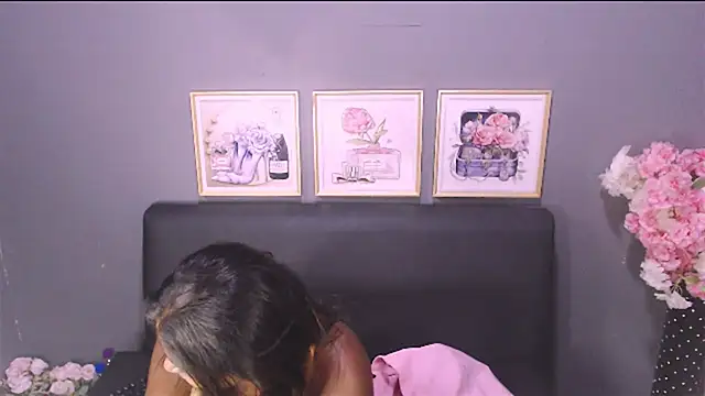 Snapshot of Littleindianmilf chatting on 01.17.25 Littleindianmilf online show from 01.17.25