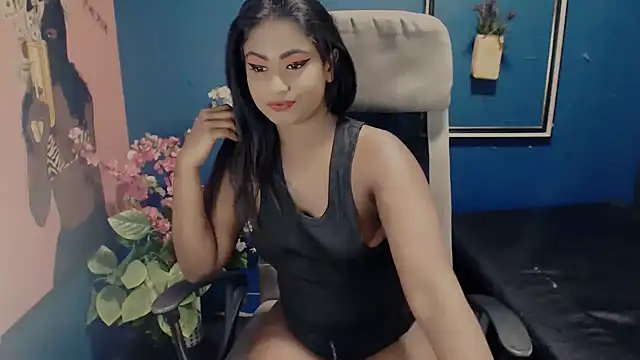 Snapshot of Littleindianmilf chatting on 09.18.25 Littleindianmilf online show from 09.18.25