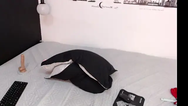 Snapshot of brendamaz chatting on 01.23.25 brendamaz online show from 01.23.25