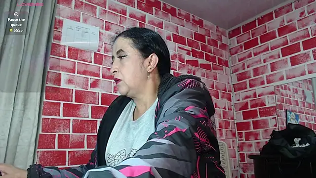 Snapshot of anita_s3x chatting on 10.16.25 anita s3x online show from 10.16.25