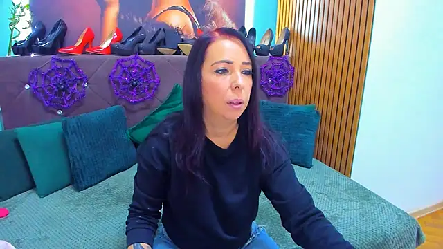 LauraSin online show from 10.30.25