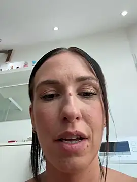 Snapshot of lola_tentatiion chatting on 06.18.26 lola tentatiion online show from 06.18.26