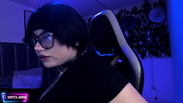 Kitty Gang online show from 04.08.26