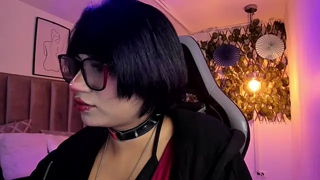 Kitty Gang online show from 04.28.26