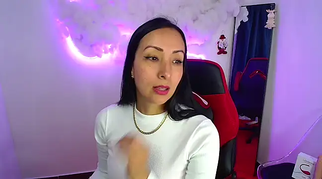 Snapshot of yaralyminjo2 chatting on 12.30.24 yaralyminjo2 online show from 12.30.24