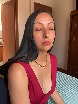 Snapshot of yaralyminjo2 chatting on 12.31.24 yaralyminjo2 online show from 12.31.24