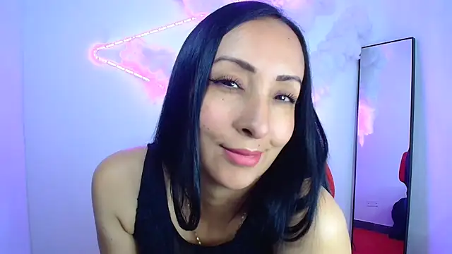 Snapshot of yaralyminjo2 chatting on 01.15.25 yaralyminjo2 online show from 01.15.25