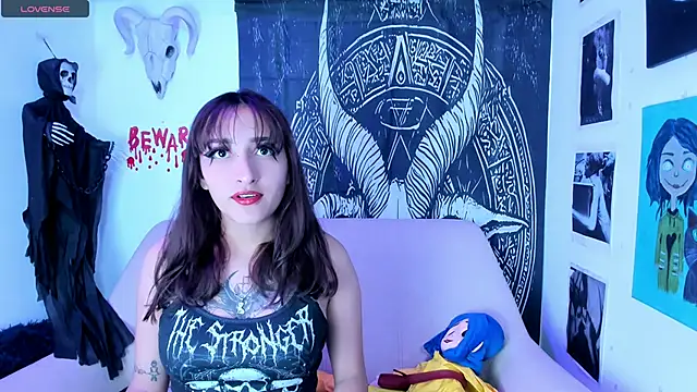 Snapshot of amaracooper_ chatting on 10.17.25 amaracooper online show from 10.17.25