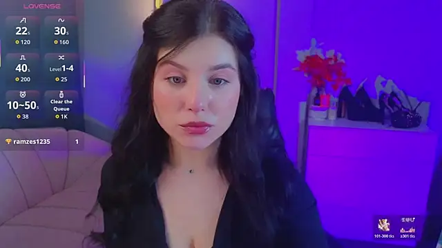 Jenna Adams  online show from 11.05.25