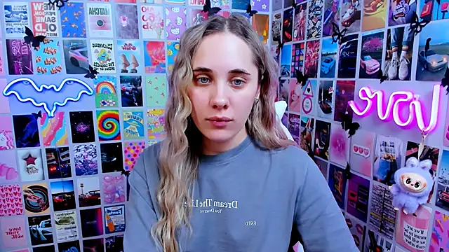 Snapshot of MiaMilas chatting on 03.16.26 MiaMilas online show from 03.16.26