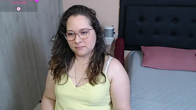 Snapshot of May_Carlier chatting on 12.02.24 May Carlier online show from 12.02.24