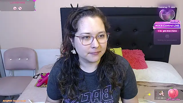 Snapshot of May_Carlier chatting on 02.11.25 May Carlier online show from 02.11.25