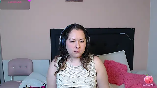 Snapshot of May_Carlier chatting on 03.17.25 May Carlier online show from 03.17.25