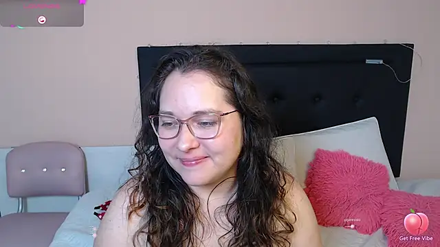 Snapshot of May_Carlier chatting on 03.17.25 May Carlier online show from 03.17.25