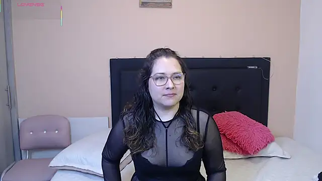 Snapshot of May_Carlier chatting on 03.23.25 May Carlier online show from 03.23.25