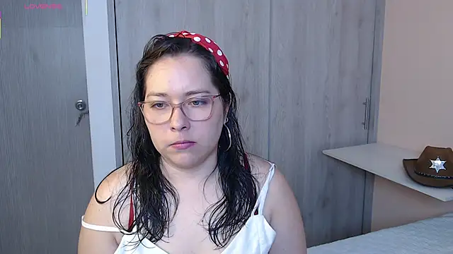 Snapshot of May_Carlier chatting on 10.11.25 May Carlier online show from 10.11.25