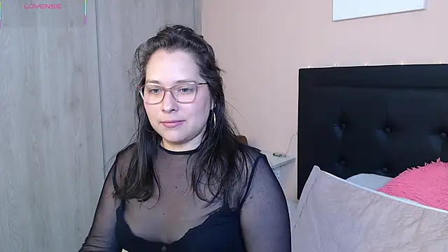 Snapshot of May_Carlier chatting on 10.14.25 May Carlier online show from 10.14.25