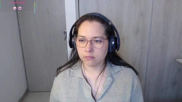 Snapshot of May_Carlier chatting on 10.18.25 May Carlier online show from 10.18.25