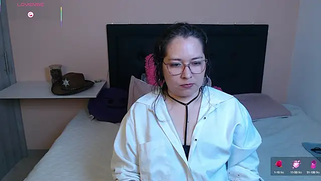 Snapshot of May_Carlier chatting on 10.21.25 May Carlier online show from 10.21.25