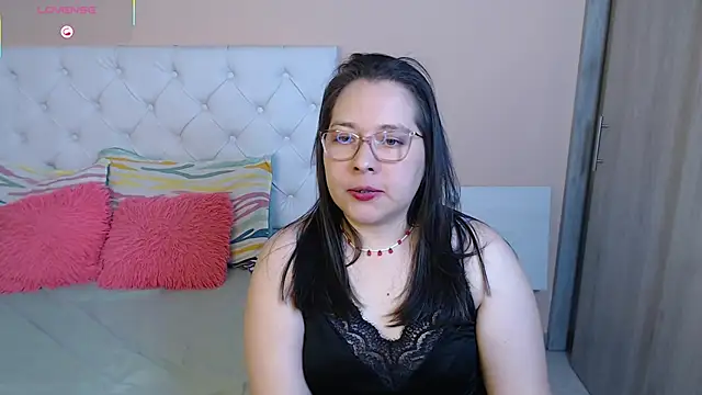 Snapshot of May_Carlier chatting on 11.26.25 May Carlier online show from 11.26.25