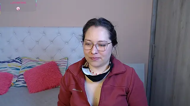 Snapshot of May_Carlier chatting on 11.27.25 May Carlier online show from 11.27.25