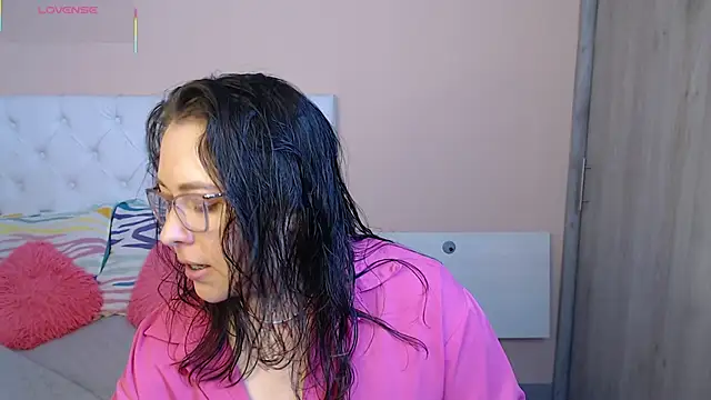 Snapshot of May_Carlier chatting on 11.29.25 May Carlier online show from 11.29.25