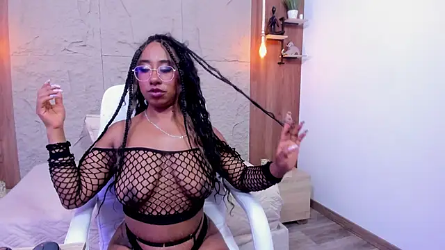  Eveelyn online show from 03.20.25