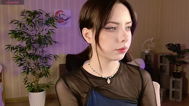 Lazzy Lizzy online show from 12.14.24