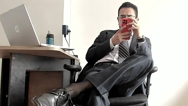 Snapshot of pablo-rincon95 chatting on 01.14.25 pablo-rincon95 online show from 01.14.25