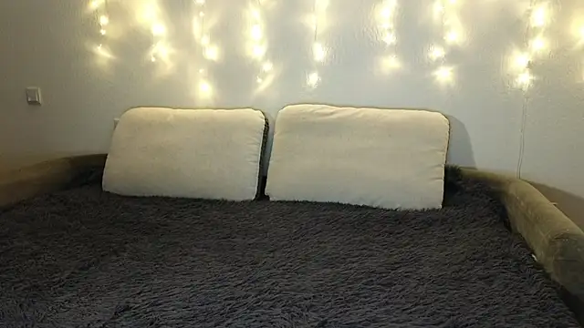 Tutti Frutt1s online show from 01.24.25