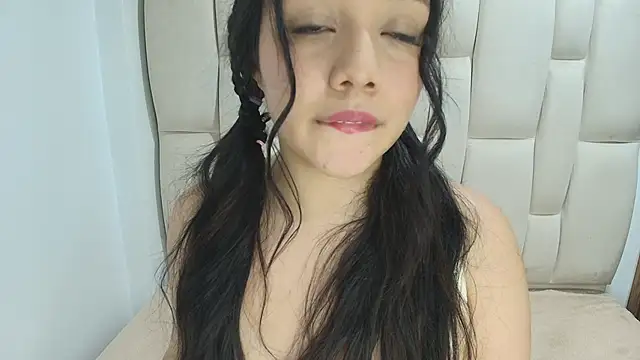 Emily Trujillo online show from 05.04.26