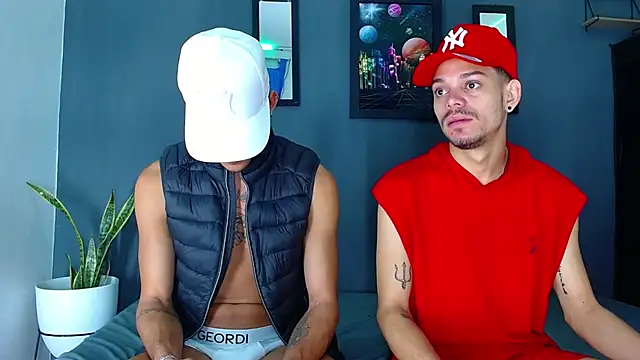 Snapshot of Friendsofeverything_ chatting on 12.18.24 Friendsofeverything  online show from 12.18.24