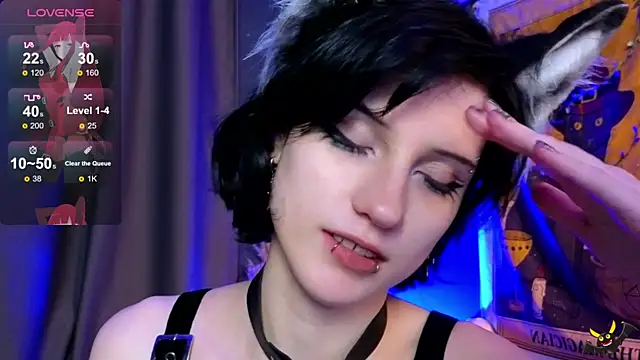 Snapshot of dark_vamp_ chatting on 12.11.24 dark vamp  online show from 12.11.24