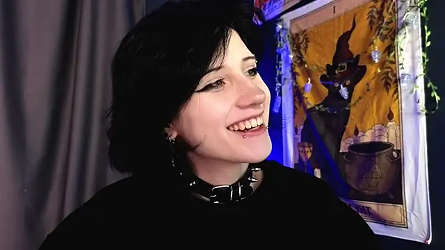 Snapshot of dark_vamp_ chatting on 12.15.24 dark vamp  online show from 12.15.24