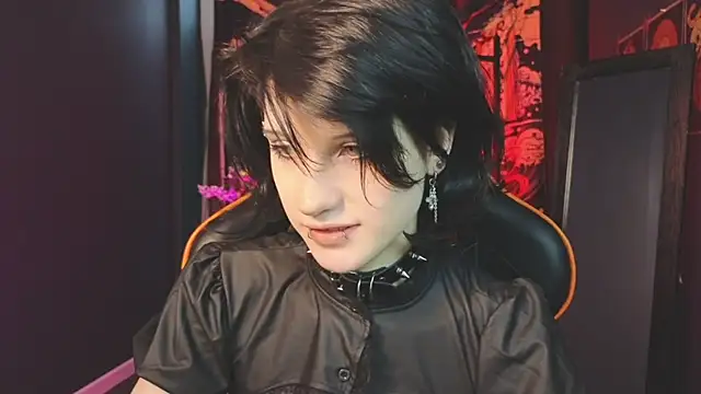 Snapshot of dark_vamp_ chatting on 01.22.25 dark vamp  online show from 01.22.25