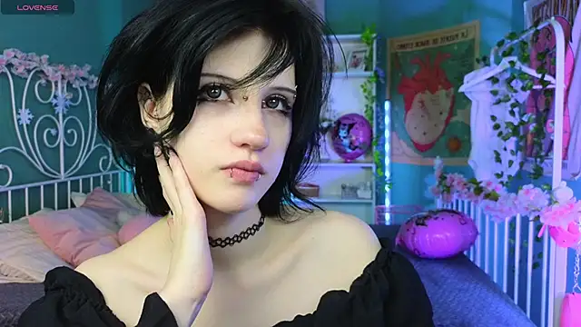 Snapshot of dark_vamp_ chatting on 02.20.25 dark vamp  online show from 02.20.25