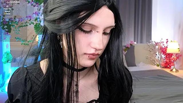 Snapshot of dark_vamp_ chatting on 03.04.25 dark vamp  online show from 03.04.25