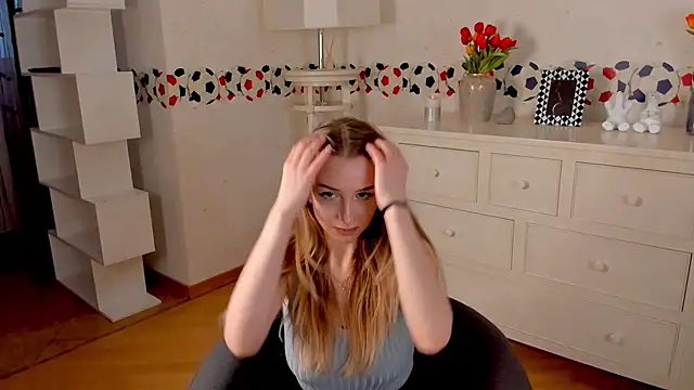 Snapshot of BreckAngwin chatting on 02.08.25 BreckAngwin online show from 02.08.25