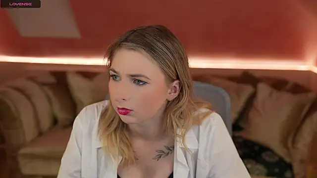 Snapshot of Inessa_Song chatting on 12.06.24 Inessa Song online show from 12.06.24