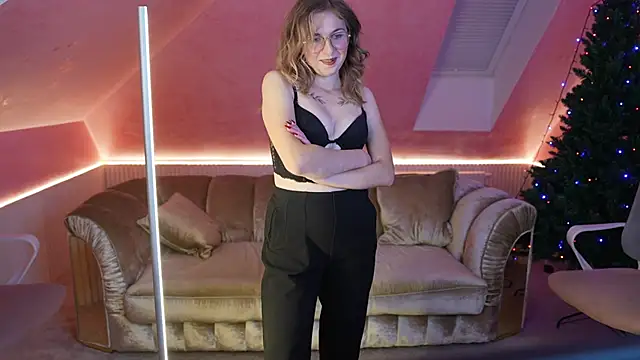 Snapshot of Inessa_Song chatting on 12.30.24 Inessa Song online show from 12.30.24