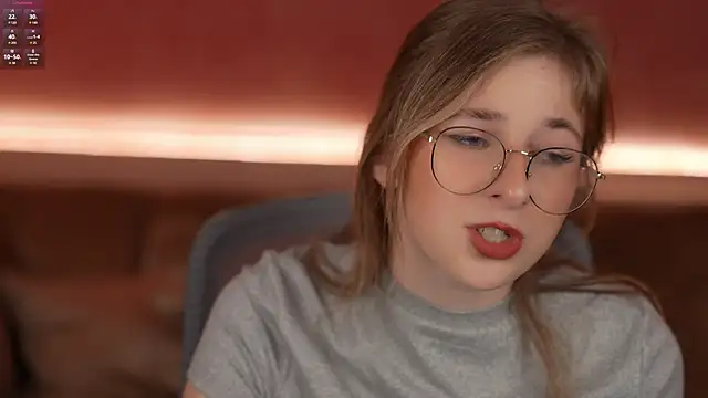 Snapshot of Inessa_Song chatting on 02.13.25 Inessa Song online show from 02.13.25