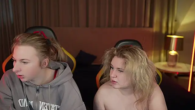 Snapshot of Inessa_Song chatting on 03.01.25 Inessa Song online show from 03.01.25