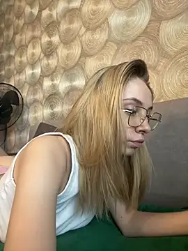 Kitty Katrine online show from 03.20.26