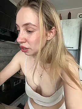 Kitty Katrine online show from 04.16.26