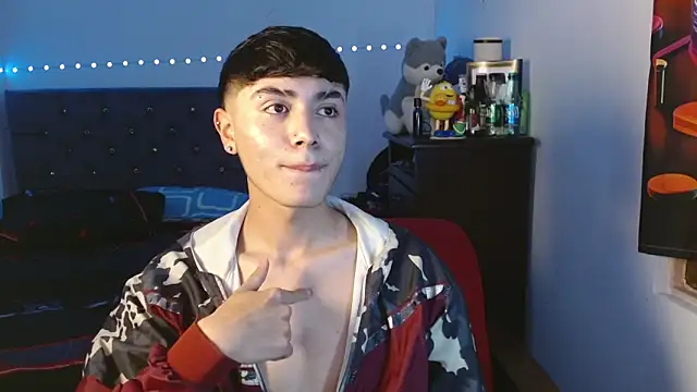 Snapshot of Im_juanda chatting on 12.21.24 Im juanda online show from 12.21.24