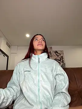 Snapshot of dolcebella chatting on 11.16.25 dolcebella online show from 11.16.25