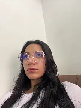 Snapshot of dolcebella chatting on 02.14.26 dolcebella online show from 02.14.26