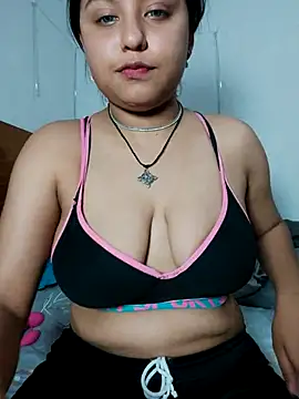 Snapshot of azulzulix chatting on 04.17.26 azulzulix online show from 04.17.26